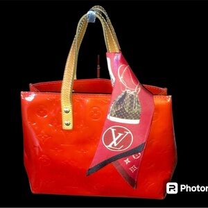 Louis VUITTON Reade PM Monogram Tote Vernis Collection Rouge💄